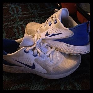 Nike reacts blue and white